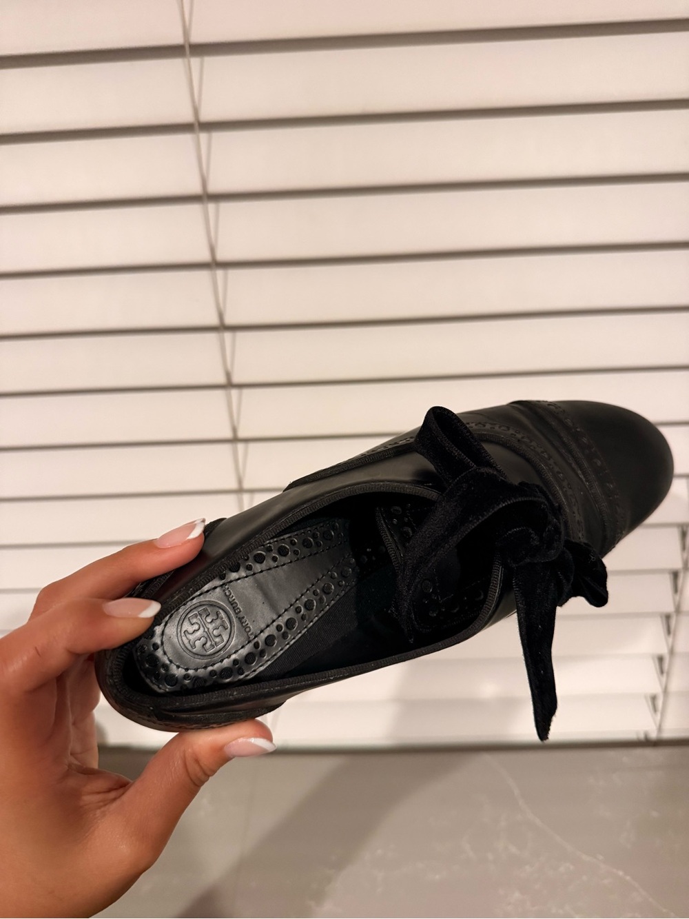 Tory Burch Black Leather Oxford Flats with Velvet Ribbon Tie - Picture 2 of 4